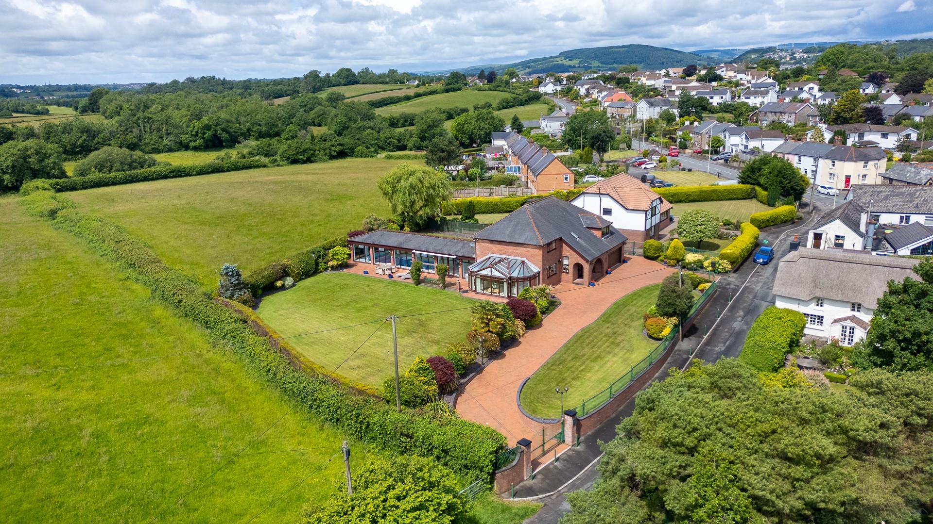 Peterston Road, Groesfaen, Rhonda Cynon Taff, CF72 8NU
